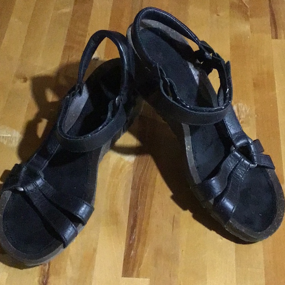 Women’s Teva Ysidro Universal Wedge in Black Leather Size 9